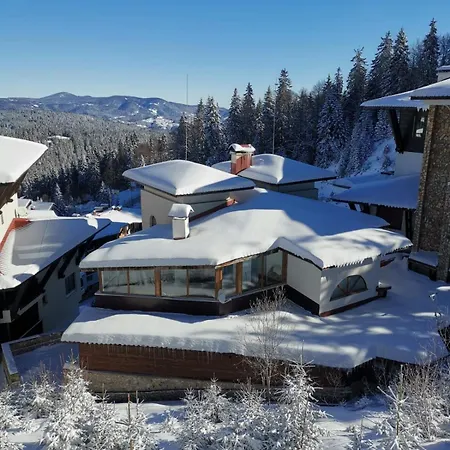 The Golden Nest - 3 Bedroom Family Mountain Апартаменты